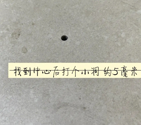 玉龙瓷砖空鼓维修公司专业解答在瓷砖铺贴过程中，如果砂料搅拌不均匀，将会带来以下问题